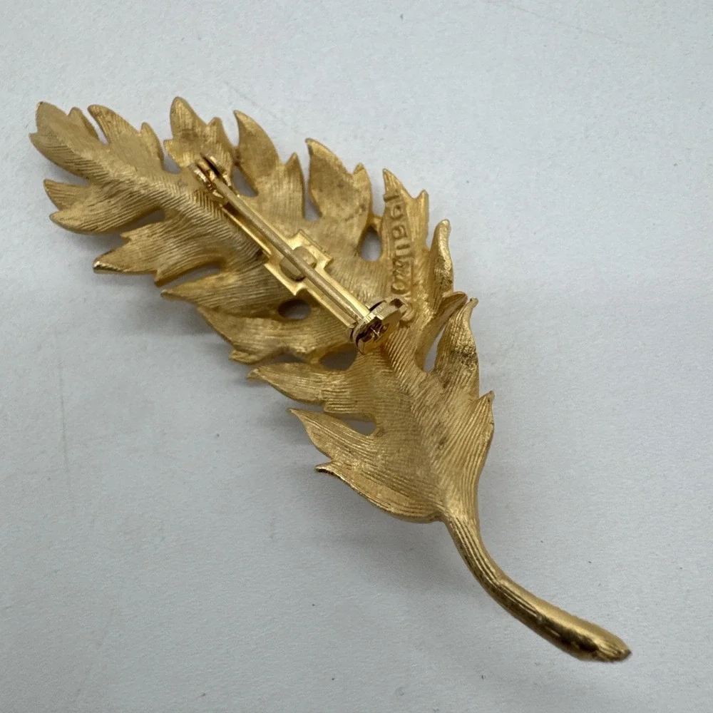 Signed CORO 1961 Vintage Gold Tone Feather Leaf Nature Brooch Pin 3